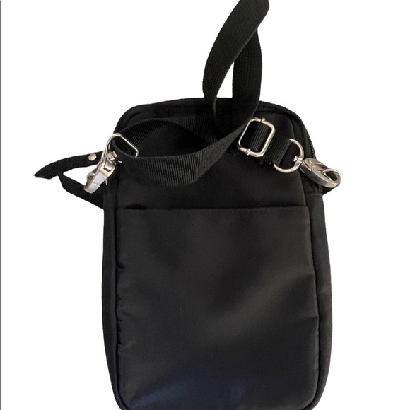 GUESS shoulder purse - Picture 2 of 2